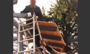 1995 Bau der neuen Tennishütte 01