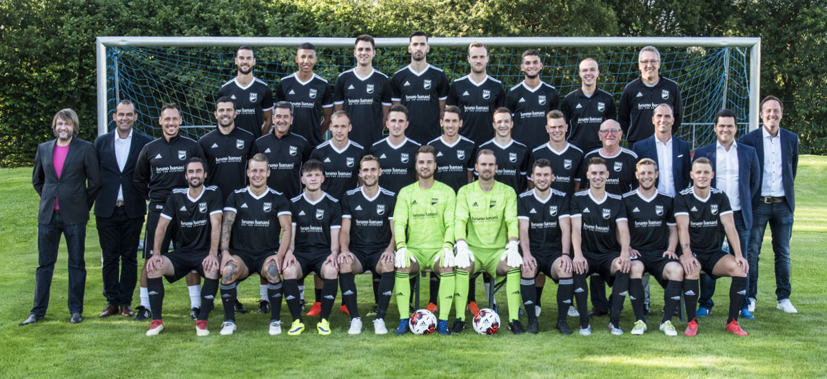 Mannschaftsbild der 1. Fußballmannschaft der Herren 2019/20 des TSV Essingen