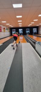 U14 Spiel in Schwabsberg U14 Spieler bei Kugelabgabe