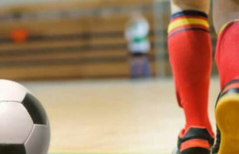 Hallenfußball